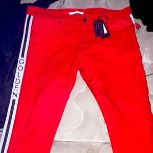 Im selling these pants they fire🔥🔥so many ppl wearing these